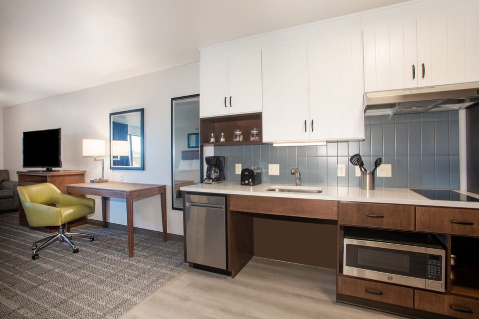 Studio Suite, 2 Queen Beds, Accessible Bathtub, Kitchen (Communications) | Free cribs/infant beds, free WiFi, bed sheets
