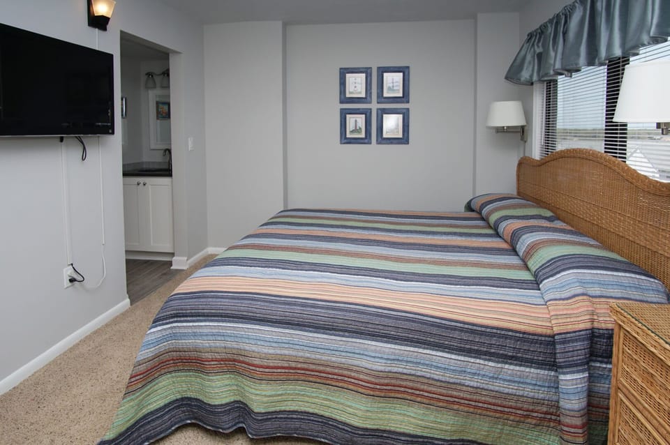 Sea Pointe 609 - oceanfront condo in Cherry Grove Beach in North Myrtle Beach | bedroom 2 | Thomas Beach Vacations
