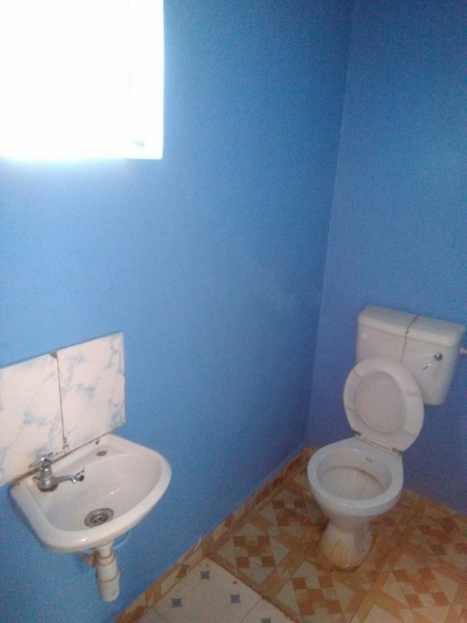 Double Room | Bathroom | Shower, free toiletries, slippers, towels