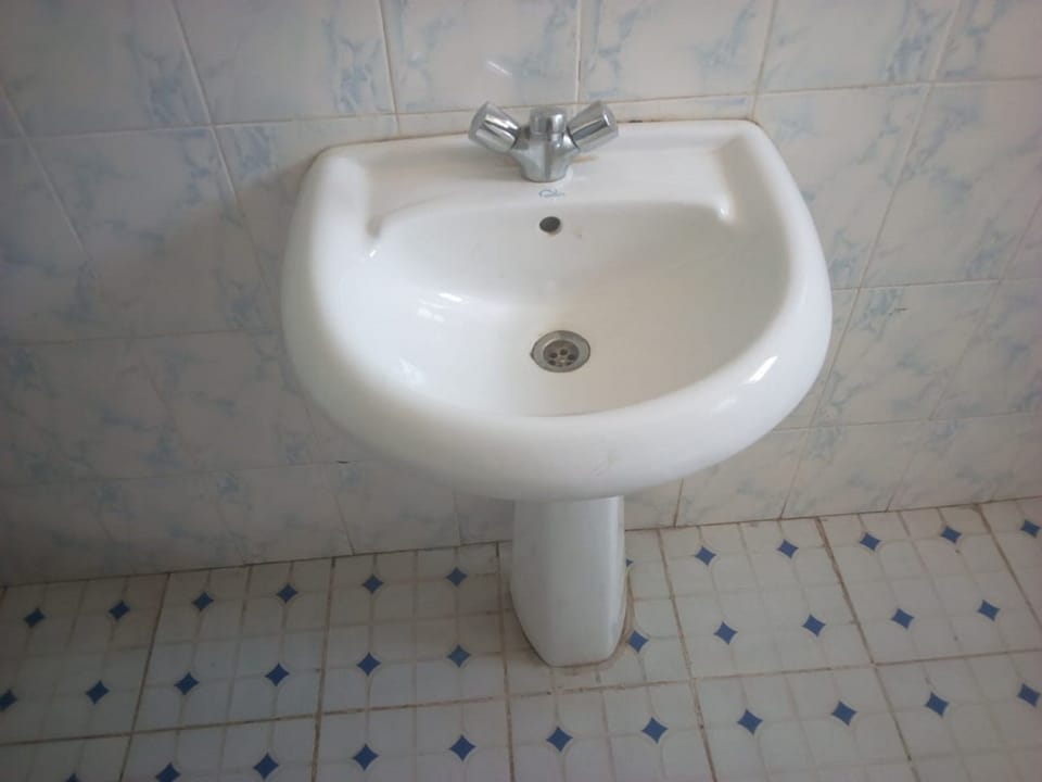 Shower, rainfall showerhead, towels