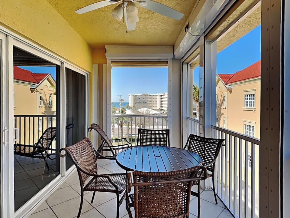Condo (3 Bedrooms) | Property amenity