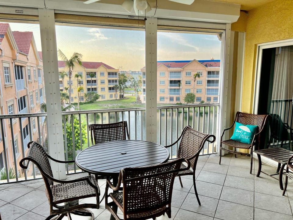 Condo (3 Bedrooms) | Front of property