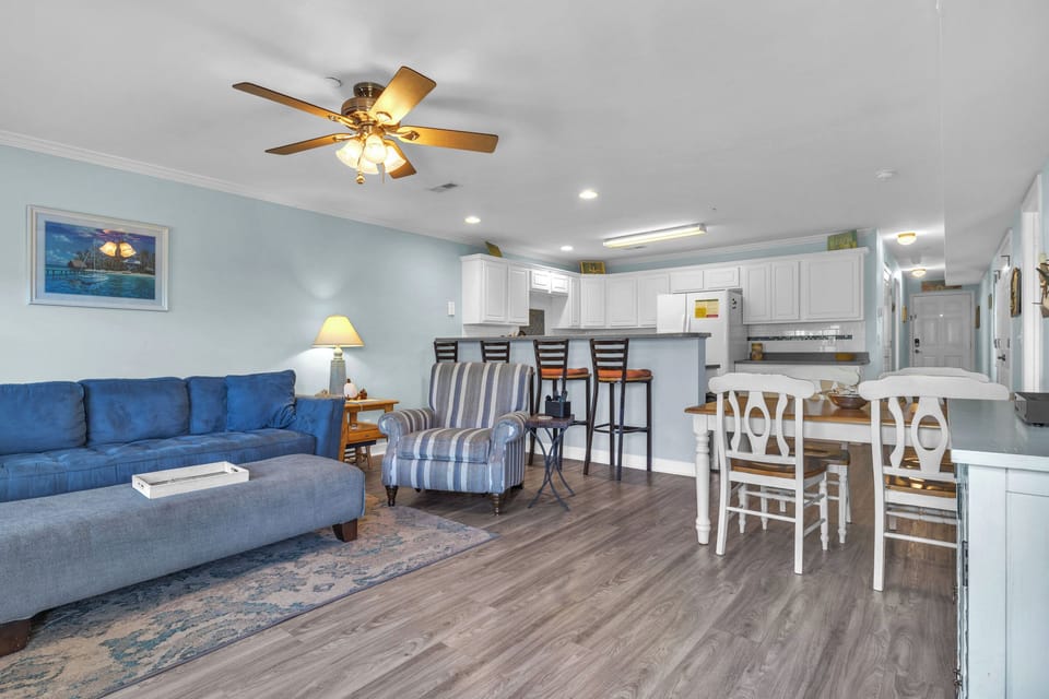 Dining / Living Area - Northwest