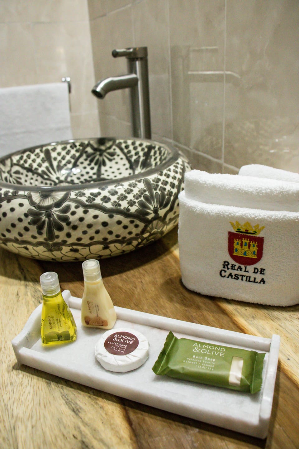Room, 2 Double Beds | Bathroom | Shower, free toiletries, towels