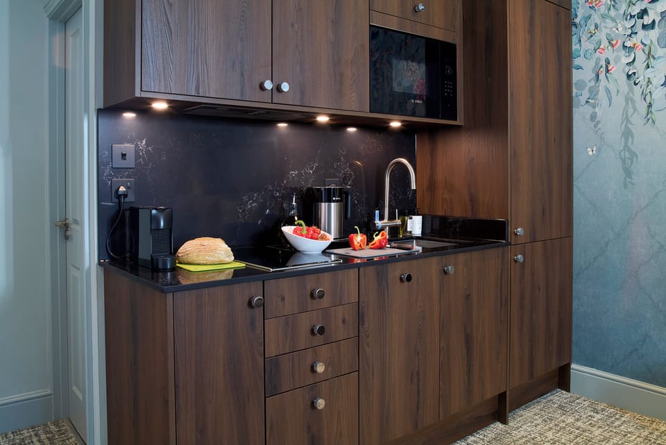 The Residence | Iron/ironing board, free WiFi, bed sheets