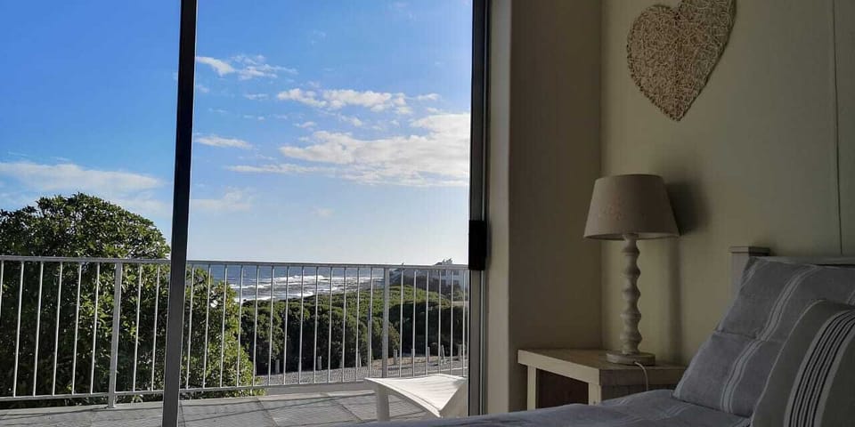 Cottage, Beachside | Water view