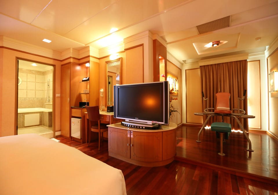Minibar, individually decorated, desk, blackout drapes