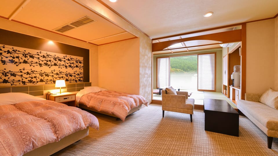 Superior Japanese-Western-Style-Room holds 7 people - Indoor Bath - Non-Smoking | Bed sheets