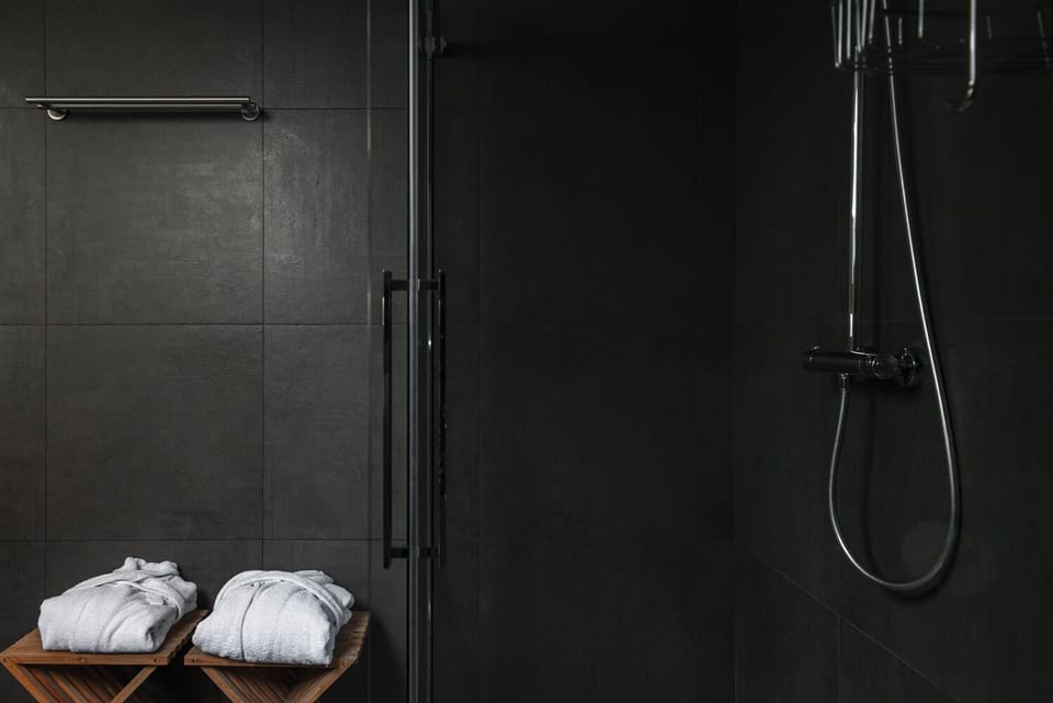 Room | Bathroom shower