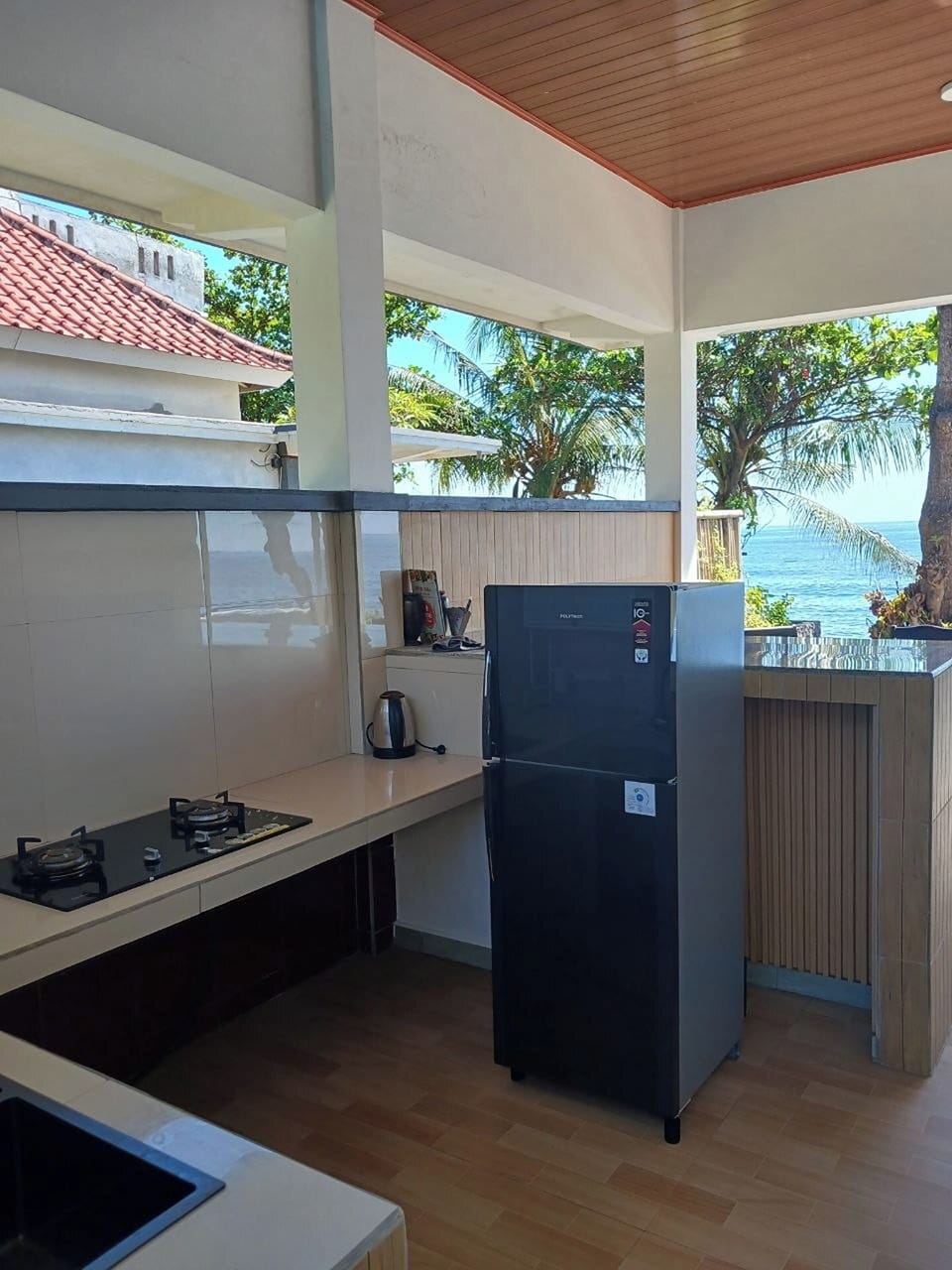 Family Room, Kitchen | Desk, WiFi (free), bed sheets