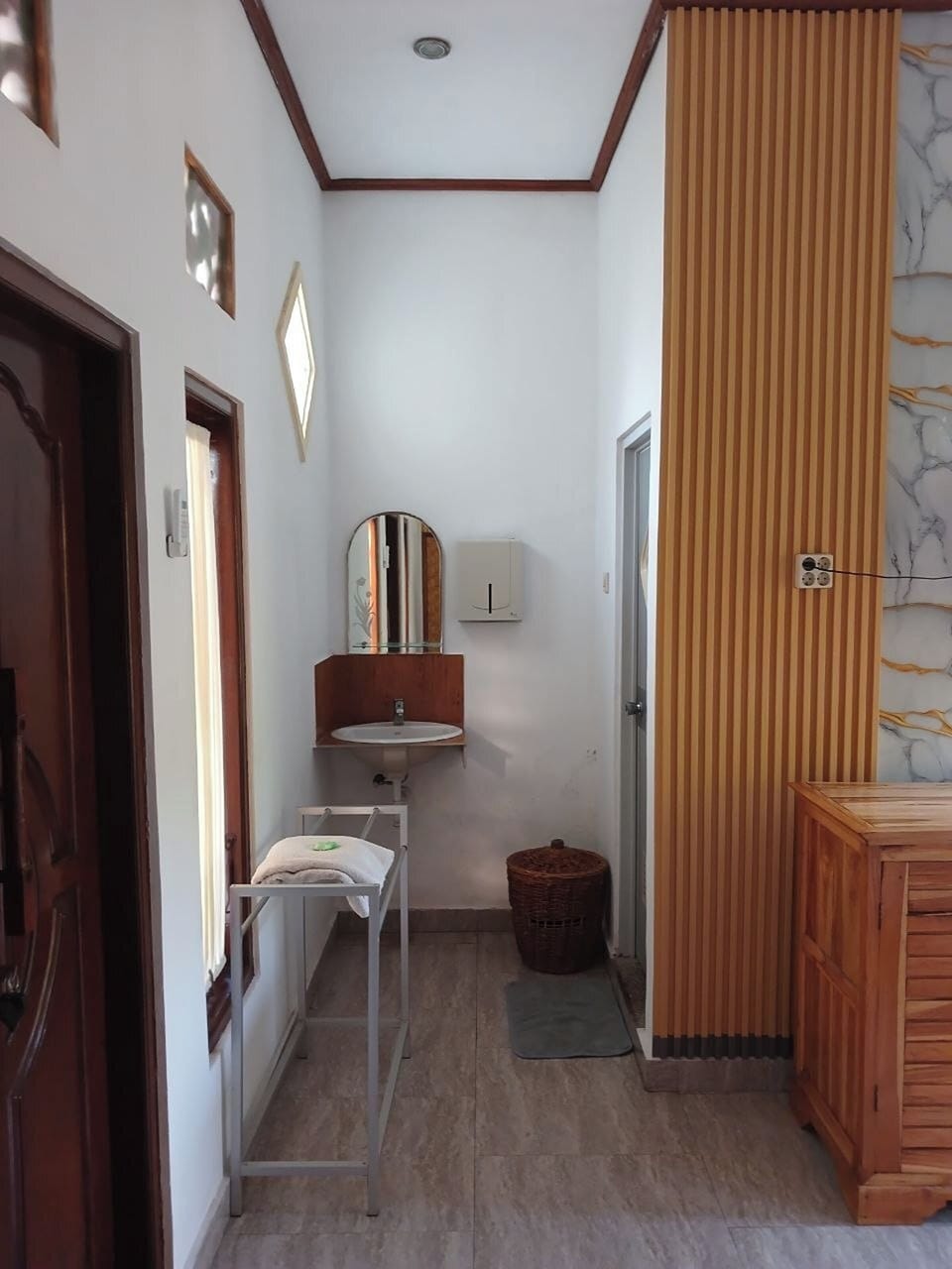 Deluxe room with AC | Desk, WiFi (free), bed sheets