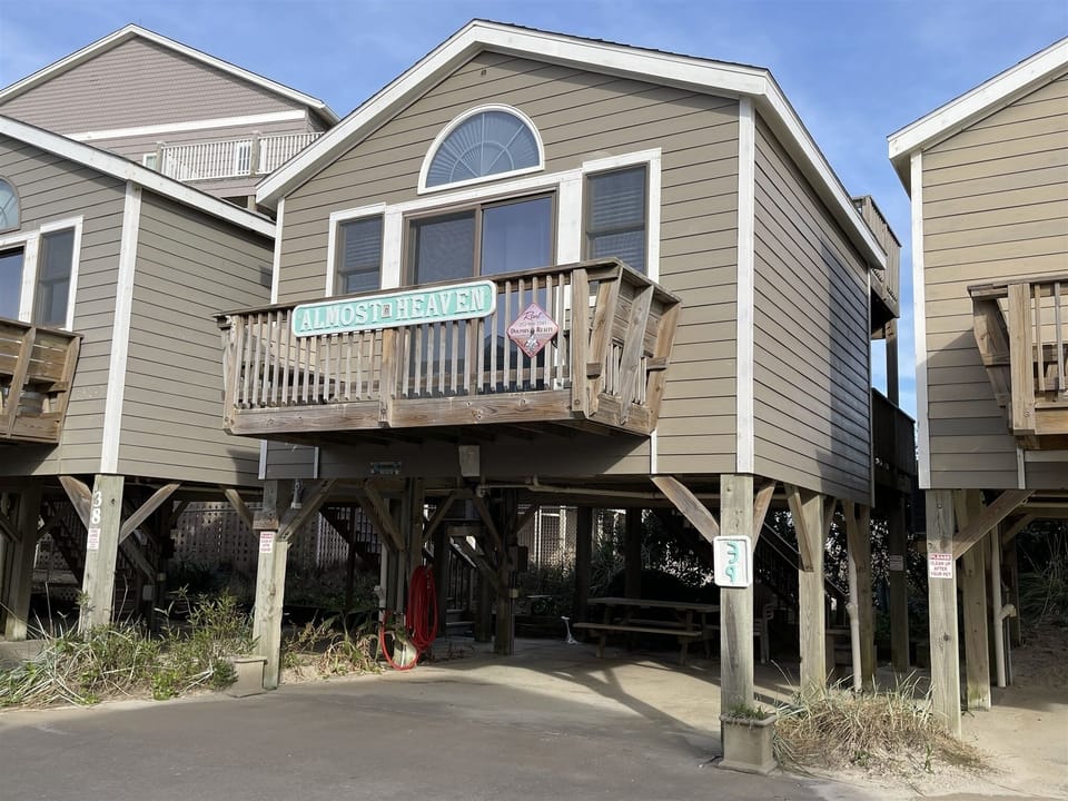 Studio | Exterior