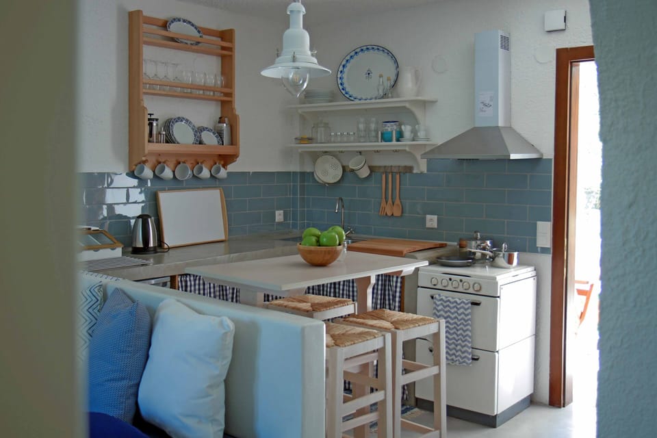 Holiday Home | Private kitchen | Oven, stovetop, coffee/tea maker, electric kettle