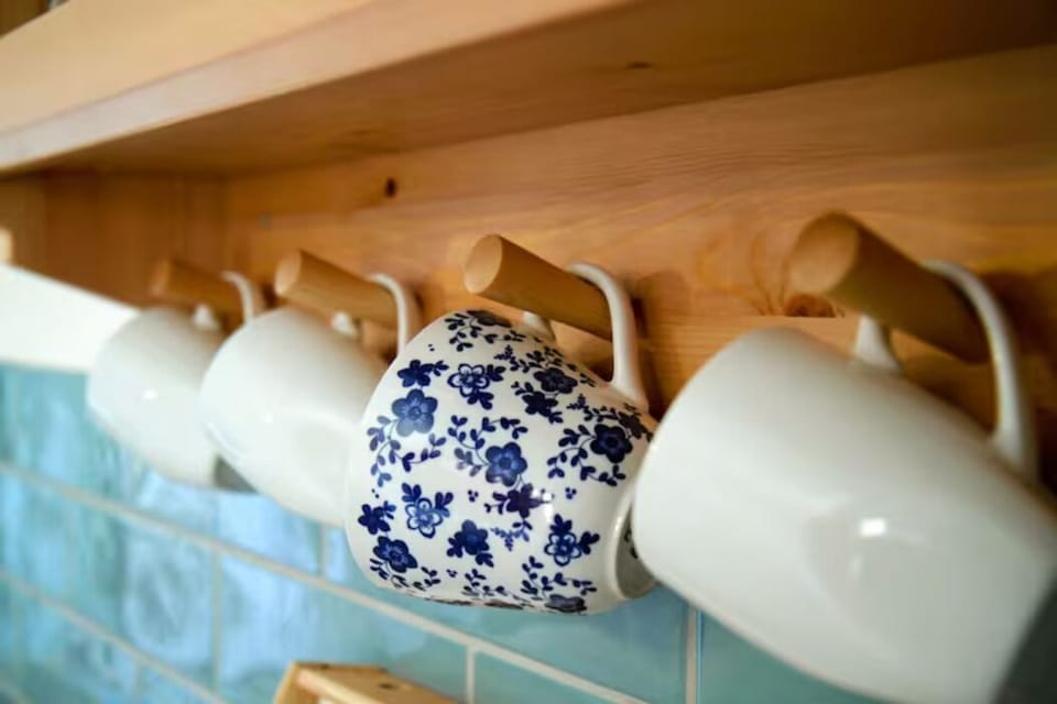 Holiday Home | Private kitchen | Oven, stovetop, coffee/tea maker, electric kettle