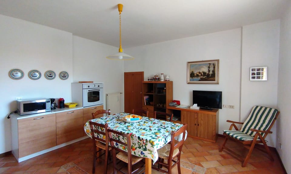Basic Apartment, 2 Bedrooms | 3 bedrooms, free WiFi, bed sheets