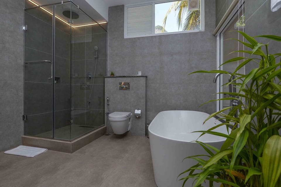 Premium Double Room | Bathroom shower