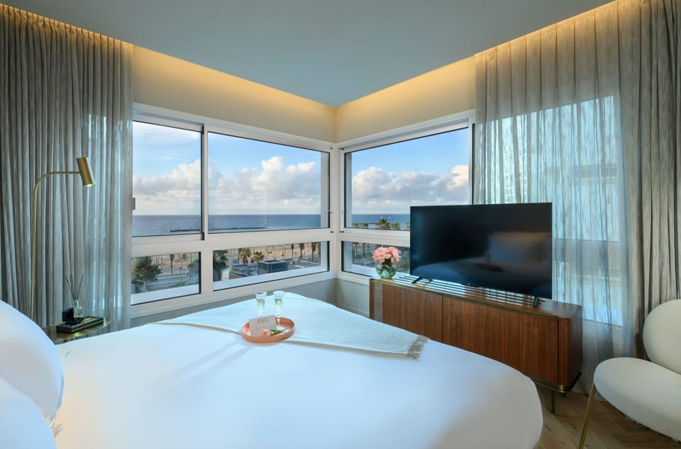Superior Room with Sea View | Egyptian cotton sheets, premium bedding, in-room safe, desk