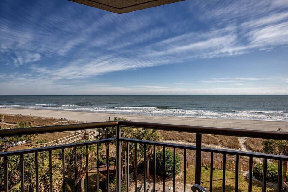 Enjoy a breezy outlook from our balcony, an open-air haven that allows you to feel the refreshing sea breeze while taking in the vastness of the ocean.