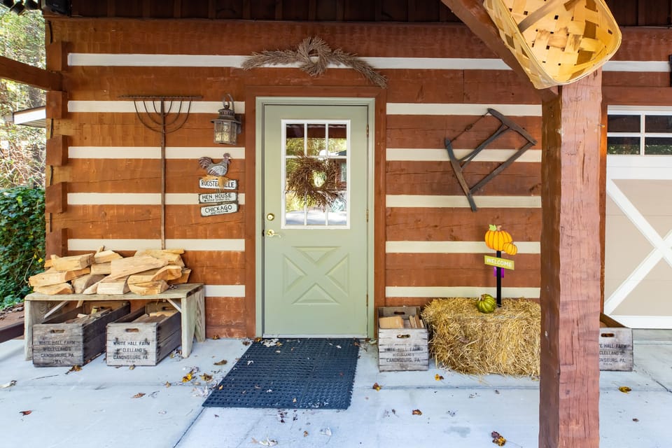 Main entrance 