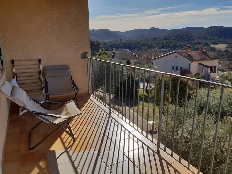 terrasse avec mobilier de jardin
