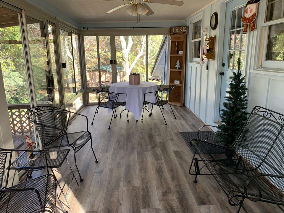 Sun porch. 
