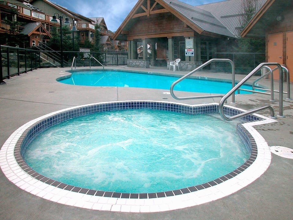 “The Adults loved the private hot-tub…the kids loved the pool” - “The Adults in the group loved the private hot-tub…the kids loved the pool!”
