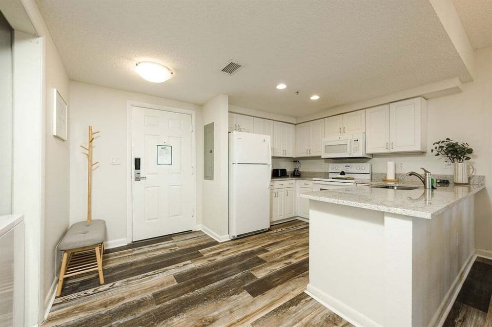 Convenient fully equipped kitchen