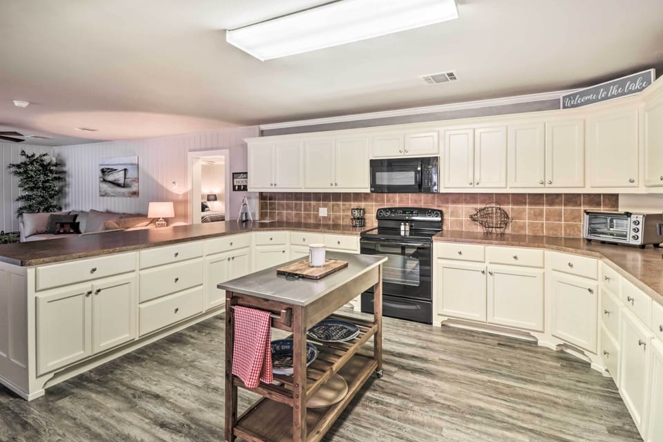 Kitchen | Toaster Oven | Drip Coffee Maker