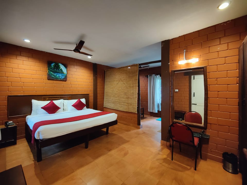 Premium bedding, down comforters, desk, laptop workspace