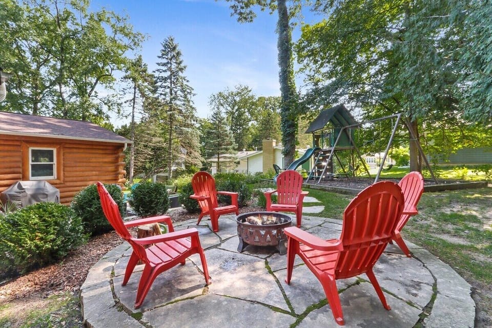 Fire pit with seating