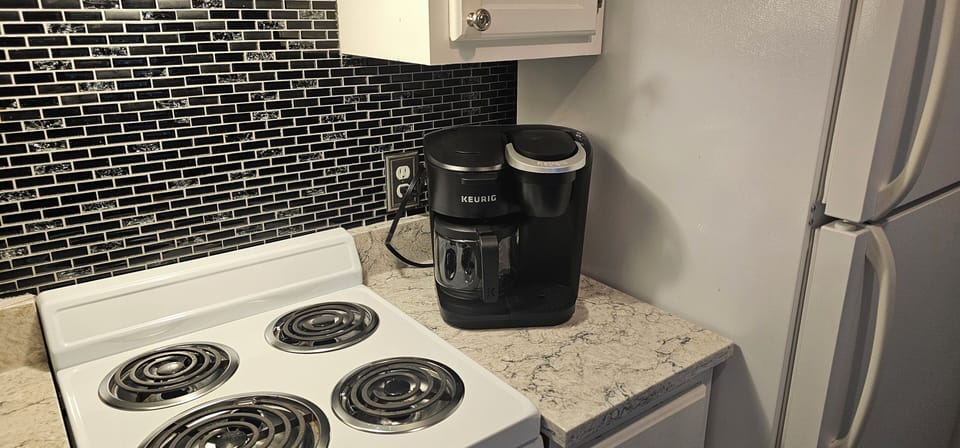 Keurig~Dual does both a pot or KCup!