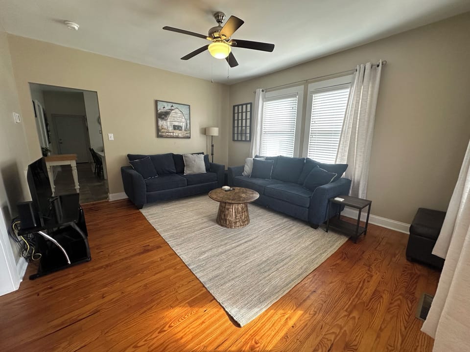 Cozy family room with Queen size pullout sofa bed