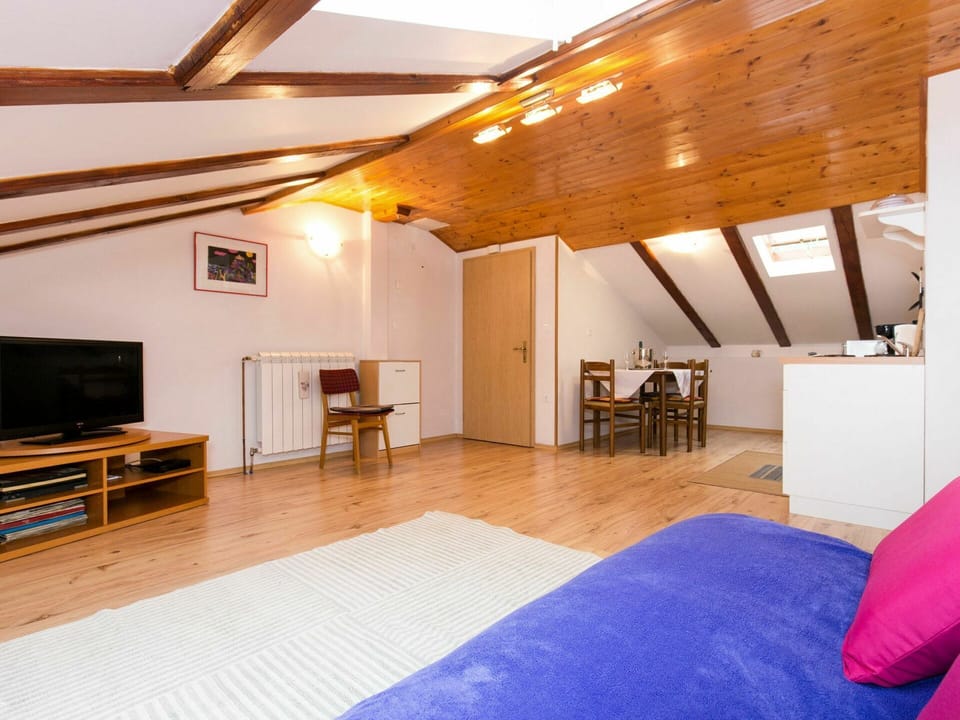 Room, Property, Building, Attic, Furniture, House, Ceiling, Interior Design, Bedroom, Real Estate
