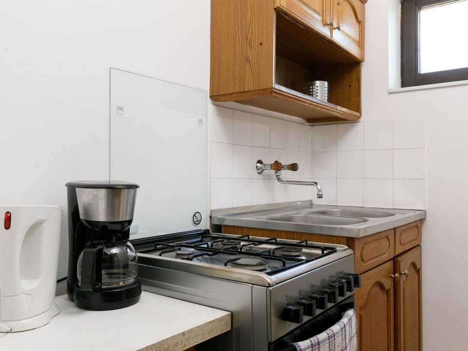 Kitchen Appliance, Kitchen, Major Appliance, Countertop, Kitchen Stove, Home Appliance, Stove, Wood, Gas Stove, Kitchen Sink
