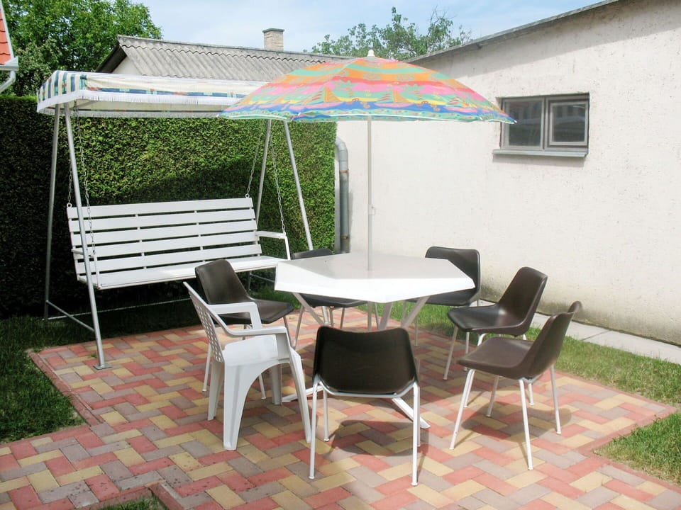 Property, Patio, Furniture, Table, House, Shade, Outdoor Table, Canopy, Backyard, Yard