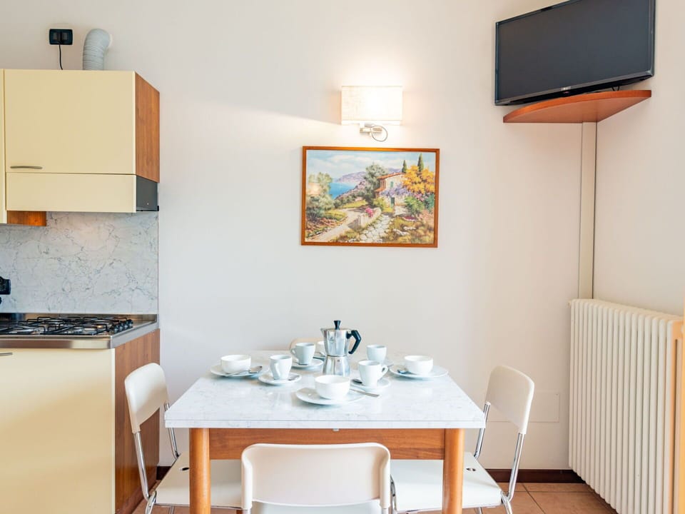 Table, Furniture, Property, Wood, Chair, Interior Design, Picture Frame, Flooring, Tableware, Floor