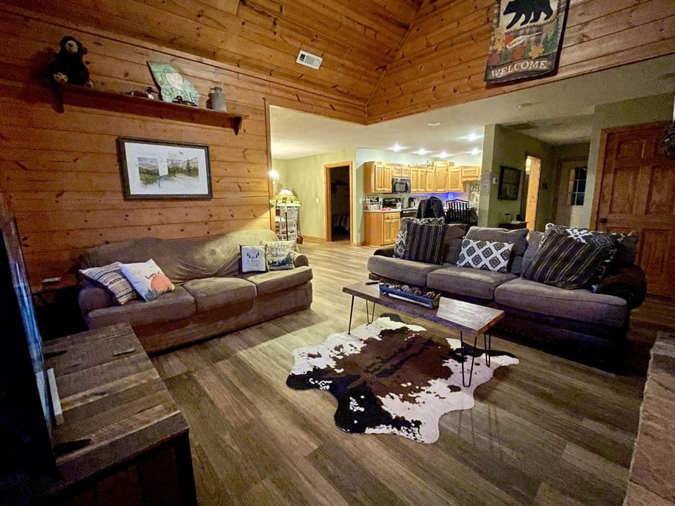 Spacious living room 