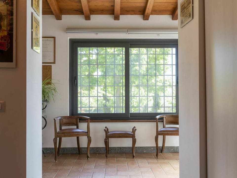 Window, Plant, Building, Picture Frame, Chair, Wood, Interior Design, Architecture, Floor