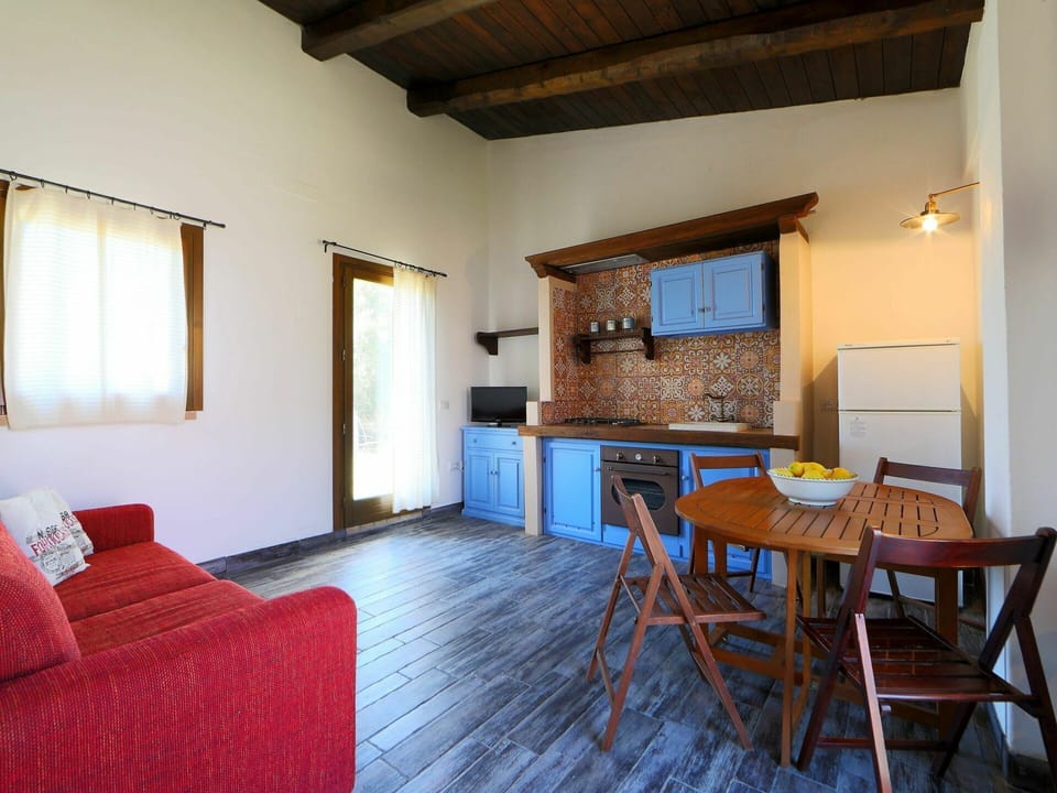 Room, Property, Building, Furniture, House, Interior Design, Table, Living Room, Real Estate, Floor