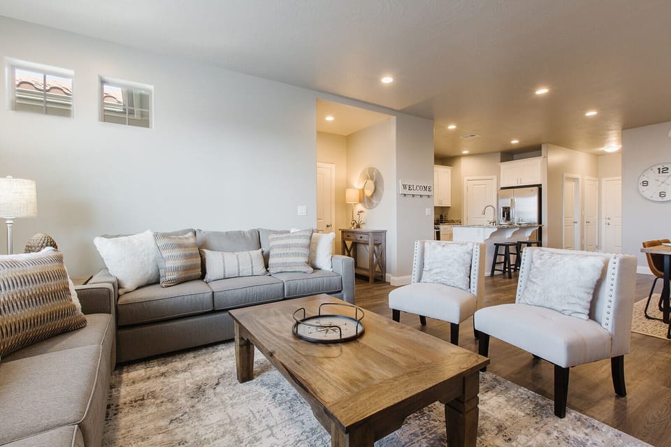 Rentals Escondido 1101 Southern Utah Vacation Rentals-Living Room