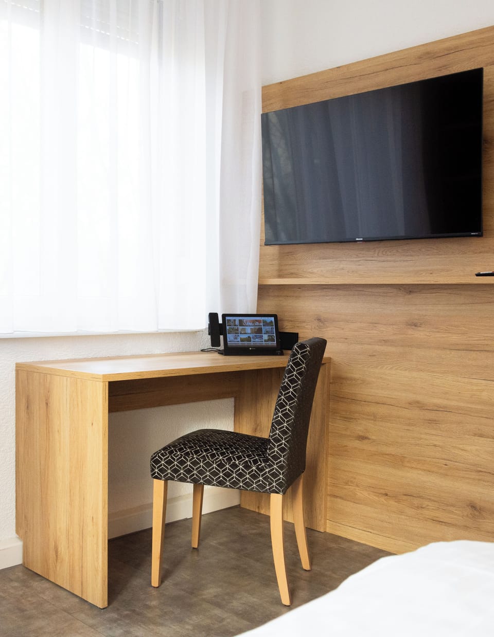 Deluxe Double Room | Hypo-allergenic bedding, minibar, in-room safe, desk