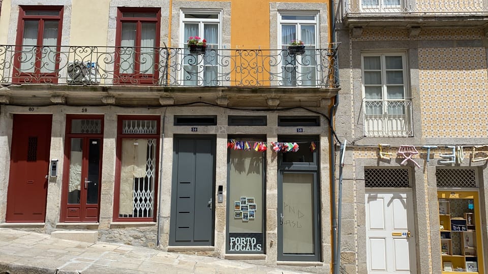 Building' s main entrance