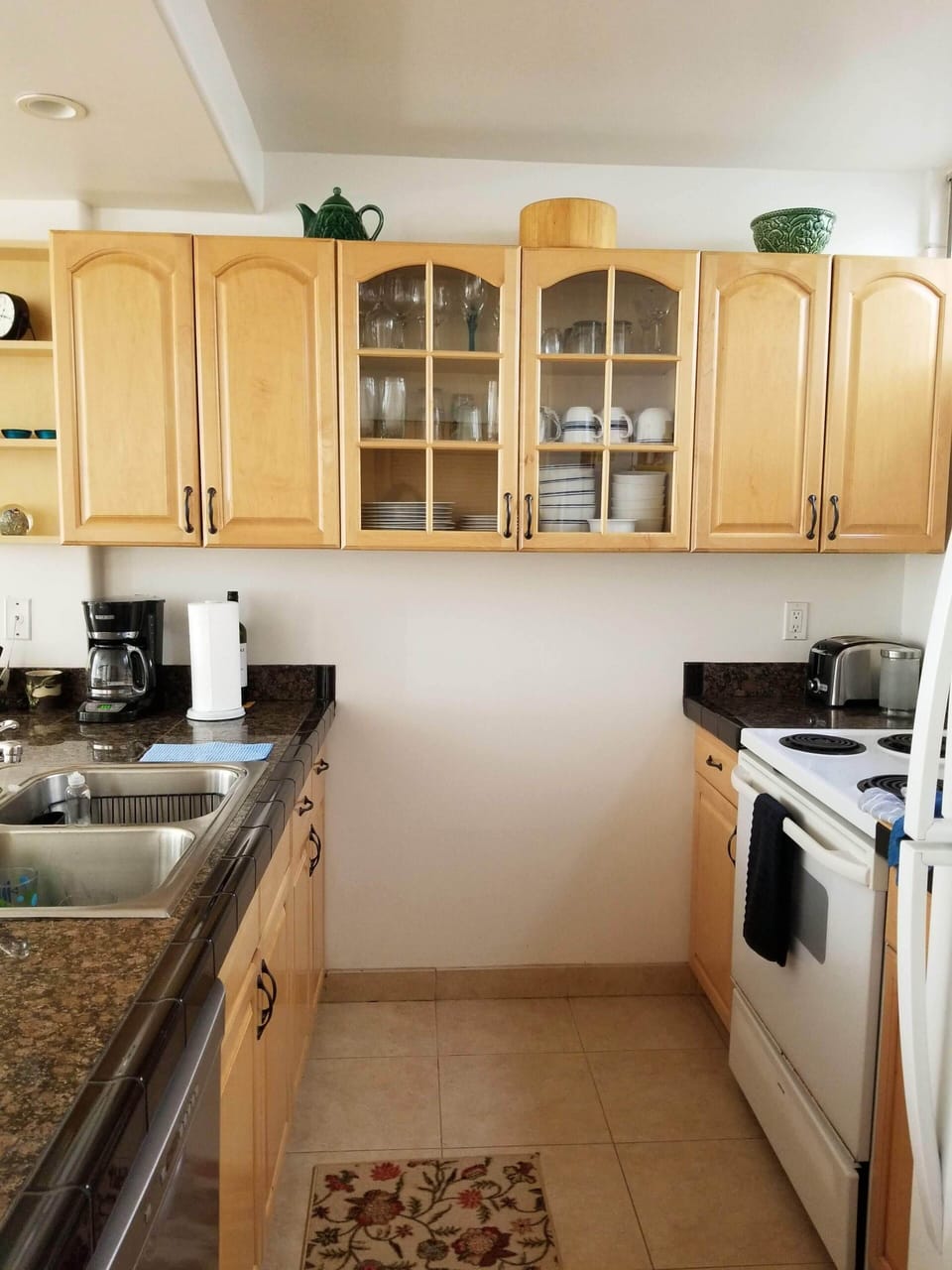 Fully equipped kitchen