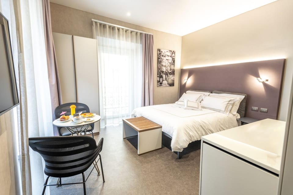 Deluxe Room (Ares) | Egyptian cotton sheets, premium bedding, down comforters