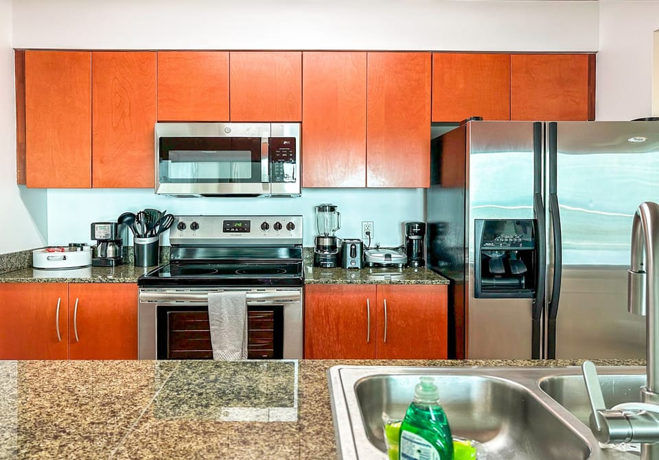 Nice kitchen with dishwasher.Fully stocked.Fridge has a filtered water dispenser