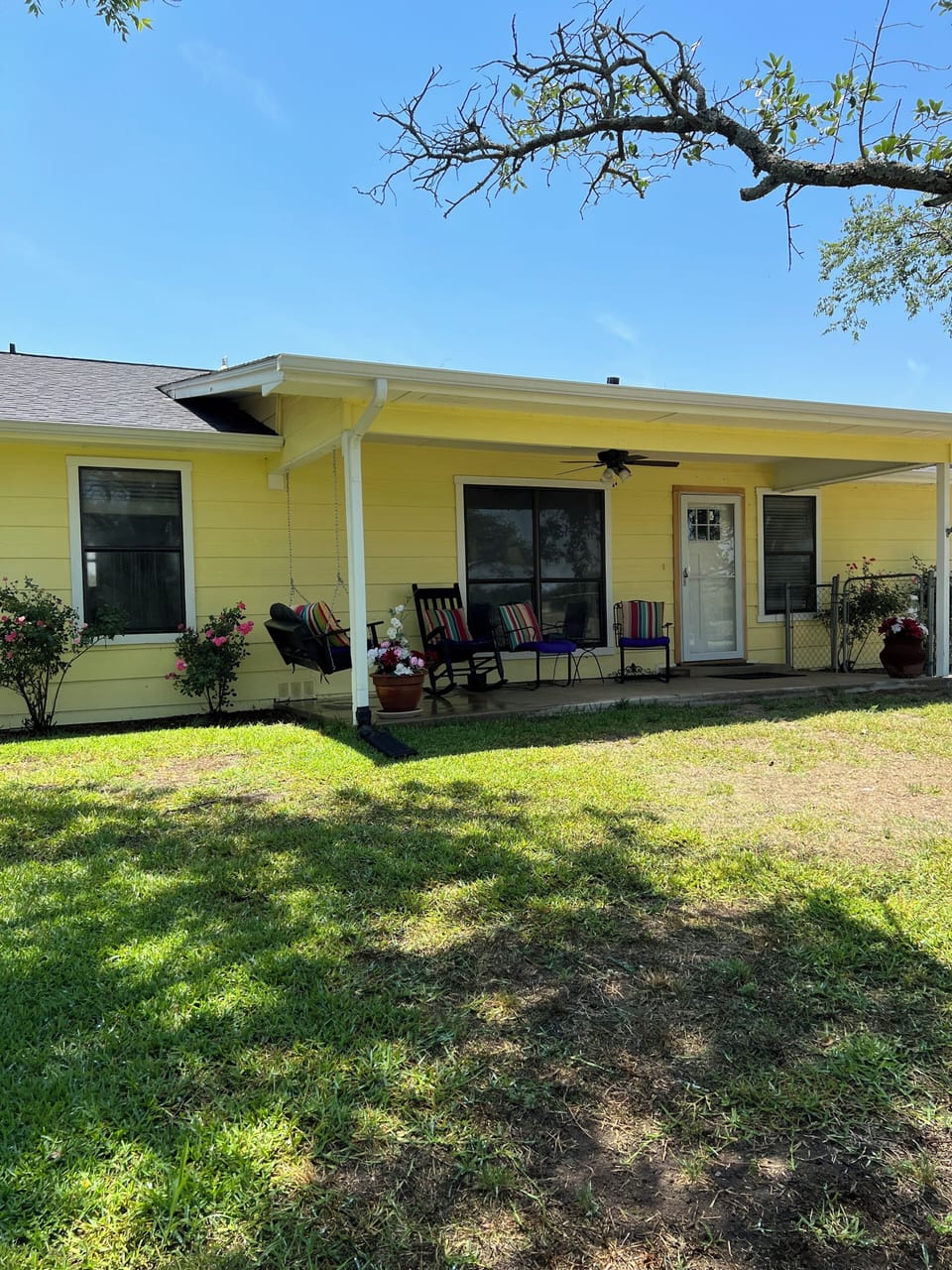Front entrance with fenced yard
