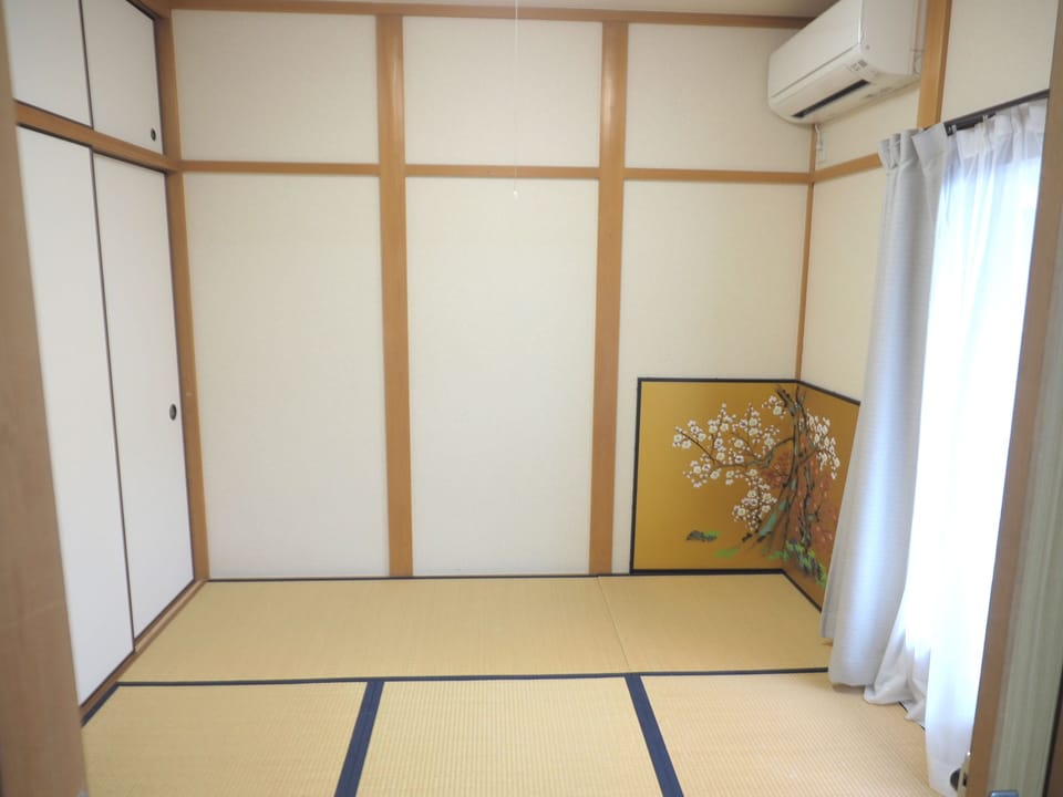 Holiday Home | 2 bedrooms, iron/ironing board, free WiFi