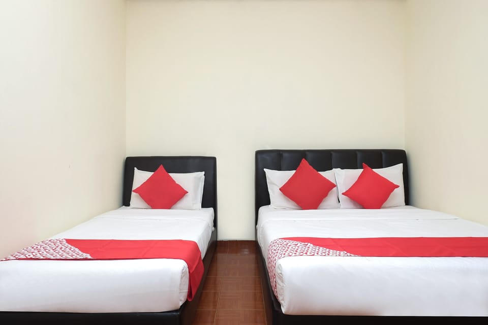 Superior Suite | Iron/ironing board, free WiFi, bed sheets