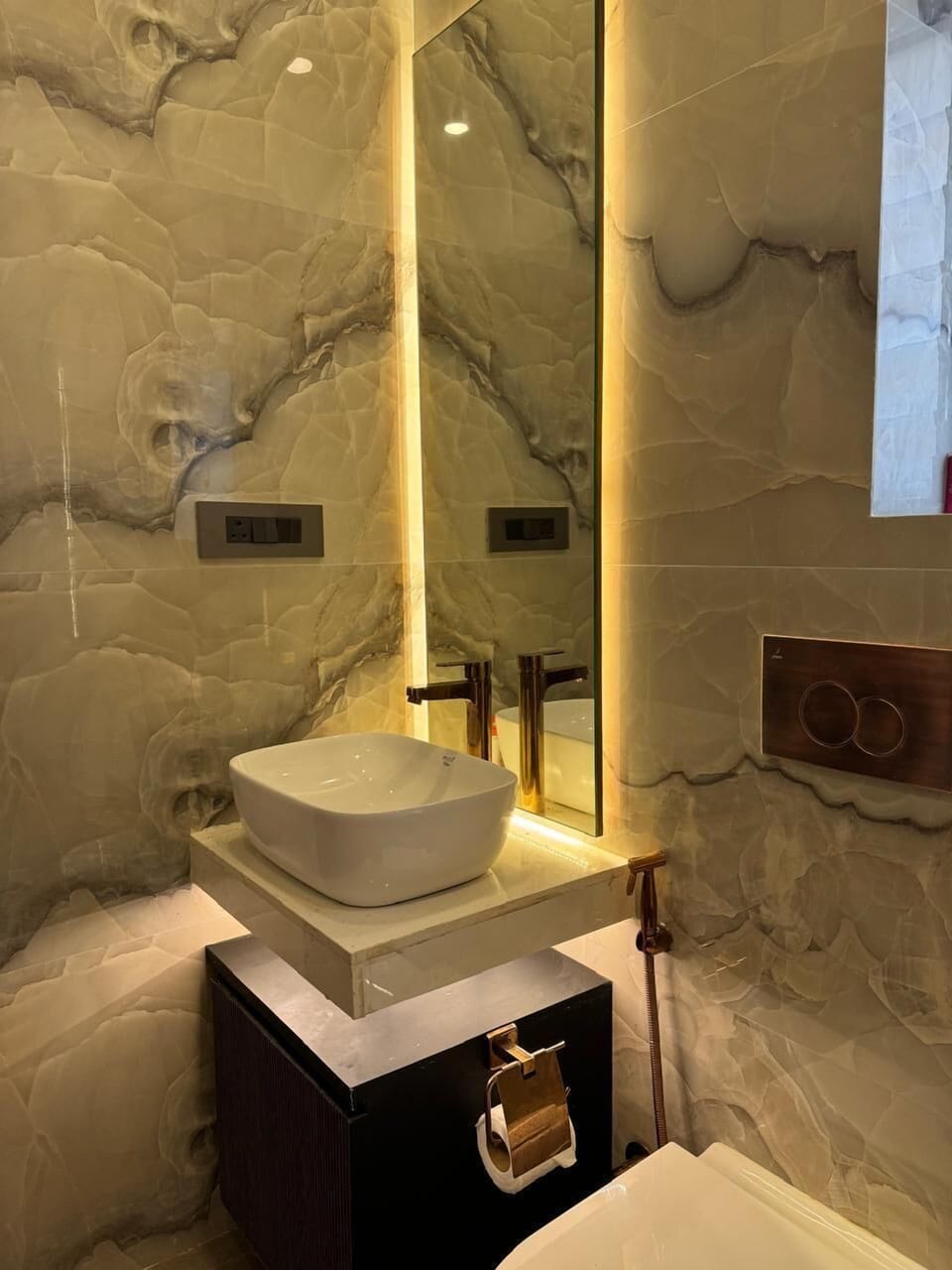 Deluxe Room | Bathroom | Shower, towels