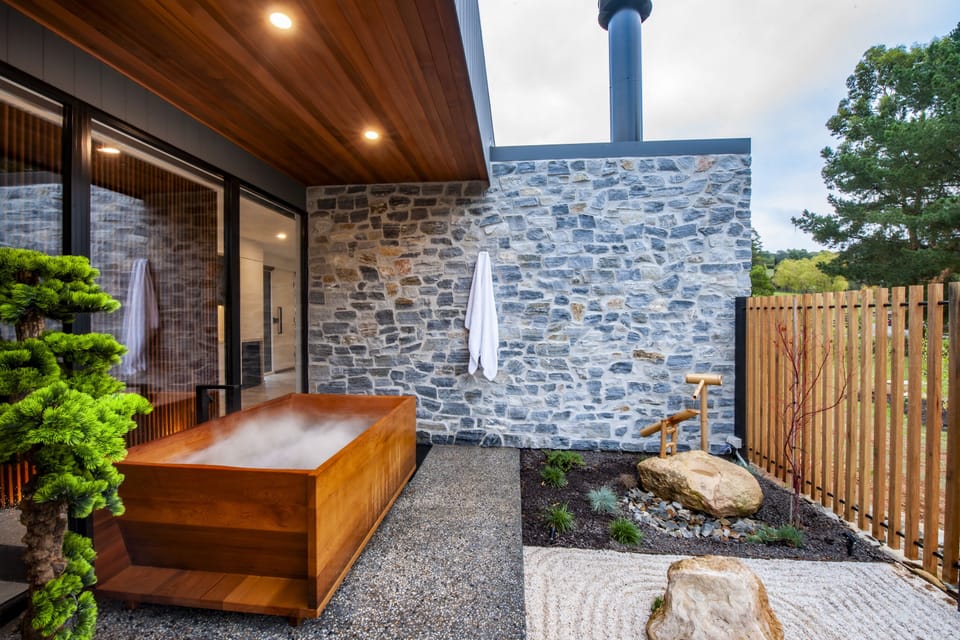 Private spa tub